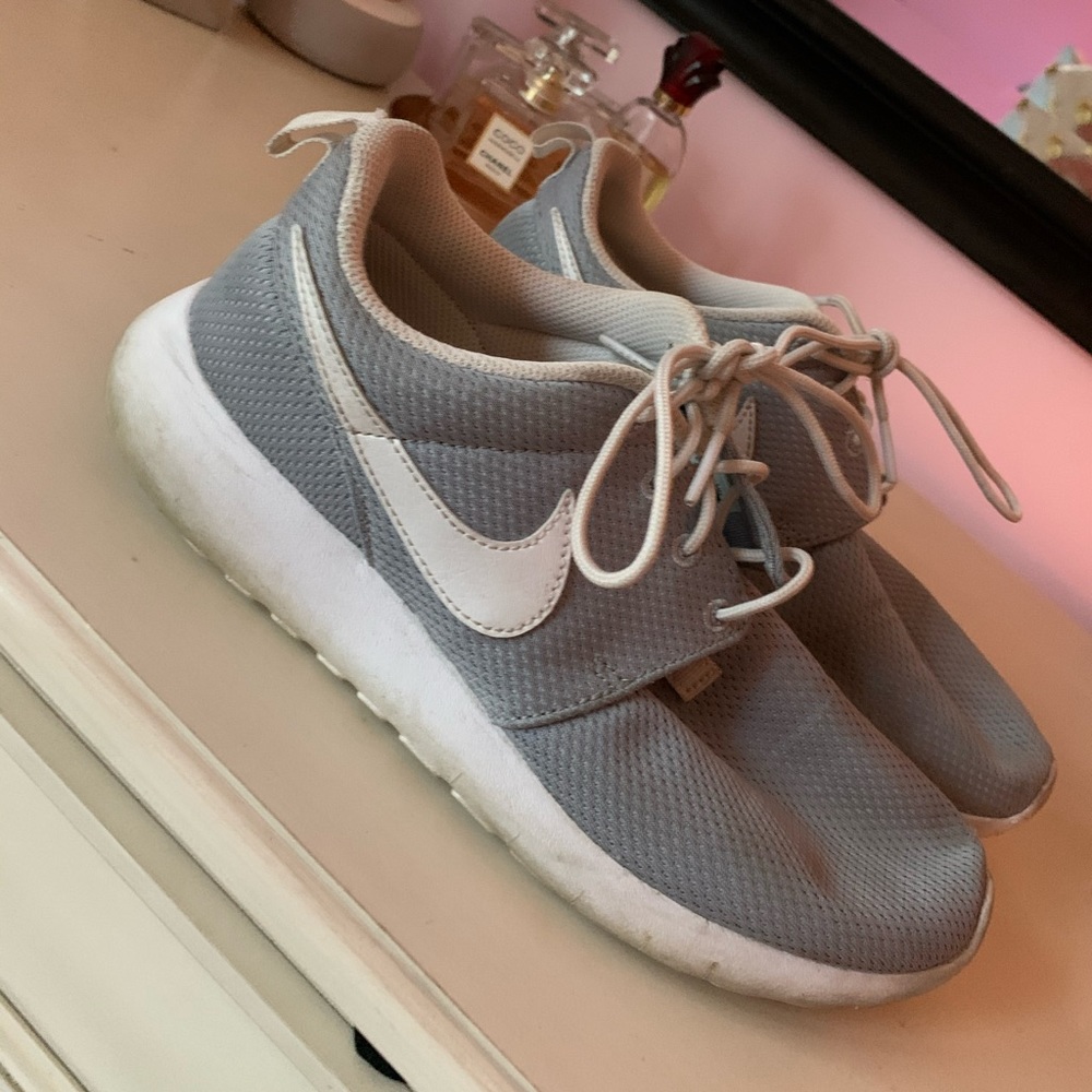 Grey Nike Roshe One